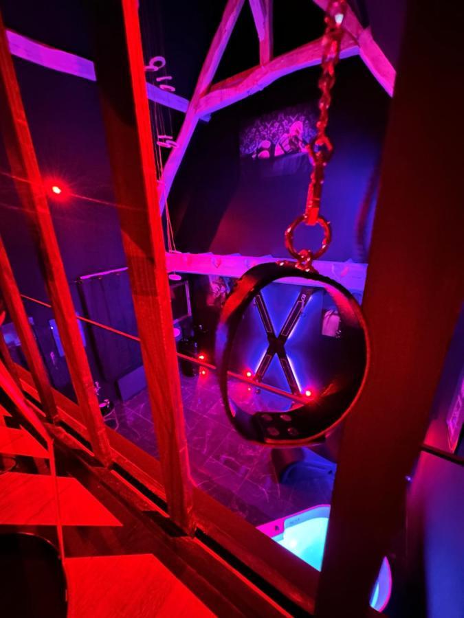Loveroom De Luxe - Theme 50 Nuances De Grey Maison Privative Spa Insolite Douchy-les-Mines المظهر الخارجي الصورة