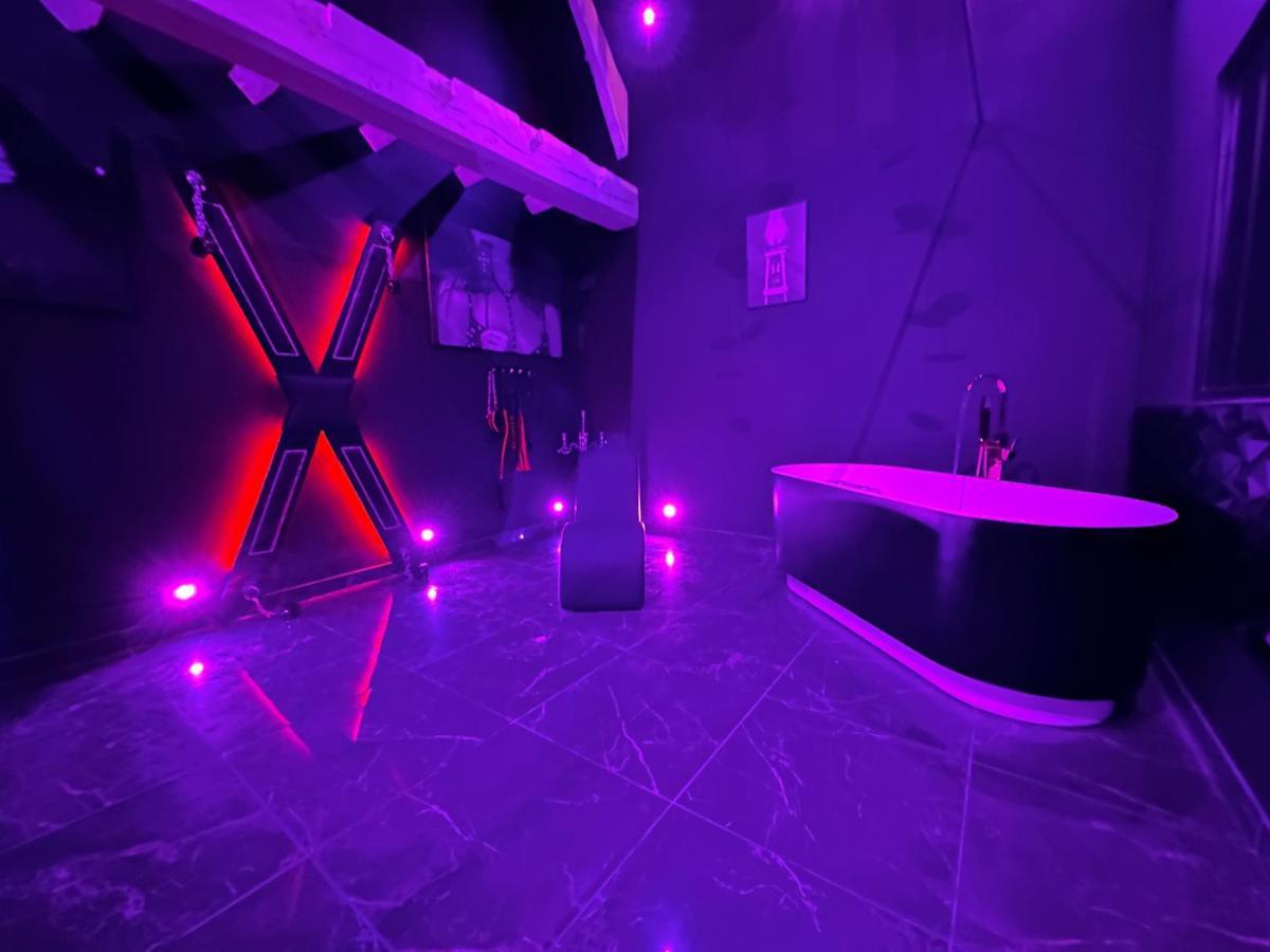 Loveroom De Luxe - Theme 50 Nuances De Grey Maison Privative Spa Insolite Douchy-les-Mines المظهر الخارجي الصورة