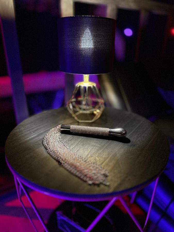 Loveroom De Luxe - Theme 50 Nuances De Grey Maison Privative Spa Insolite Douchy-les-Mines المظهر الخارجي الصورة