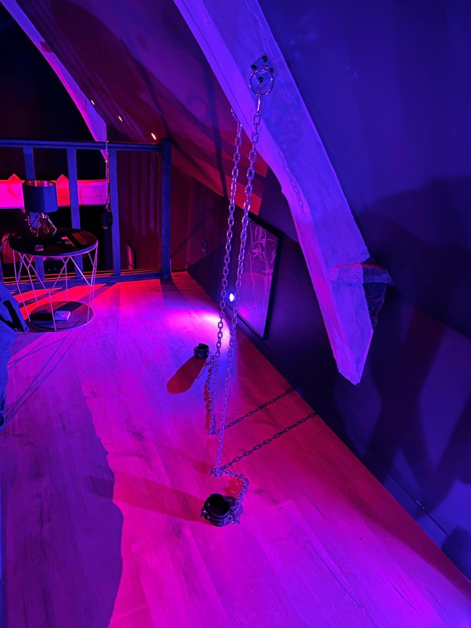 Loveroom De Luxe - Theme 50 Nuances De Grey Maison Privative Spa Insolite Douchy-les-Mines المظهر الخارجي الصورة